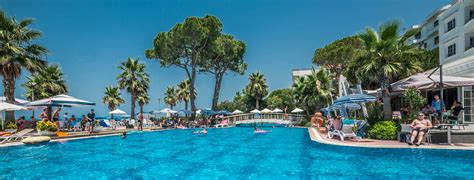 • • • ask albaniansuniversitet në shqipëri (self.albania). Hotel Fafa Premium - Riwiera Albańska, Albania