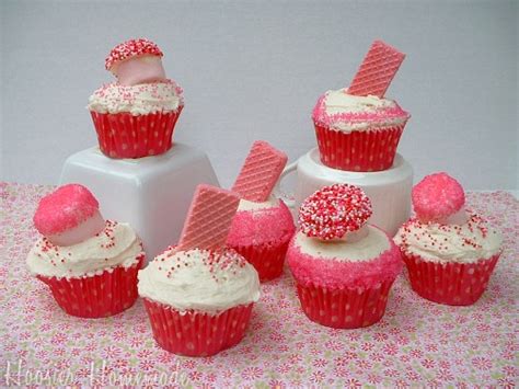 But this is a giveaway! Breast Cancer Awareness Cupcakes & Hanes Giveaway ...