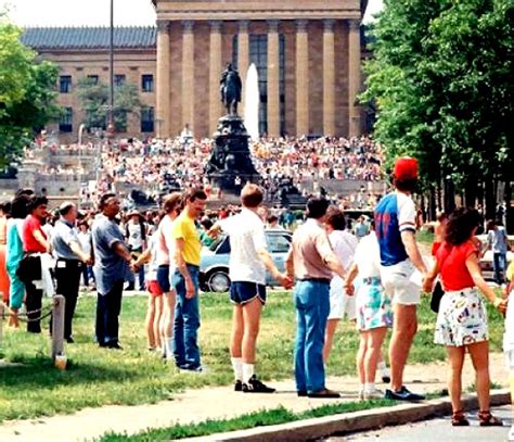 may 25 1986 america holds hands across america