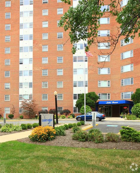 The Lakehouse Apartments In Lakewood Oh