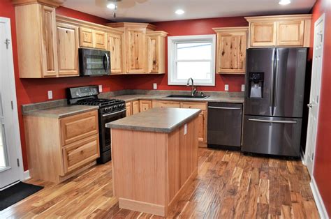 Alojamiento por en y más. Plymouth, Indiana, Haas Rustic Hickory Kitchen - Rustic ...