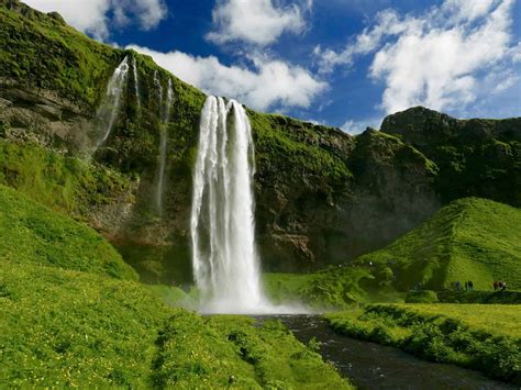 Tips For Visiting Icelands Majestic Seljalandsfoss One Girl Whole World