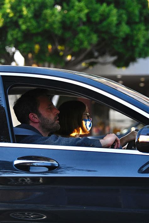 Ben Affleck Gives Daughter Violet 15 A Sweet Kiss And Teaches Her How To Drive In New Photos