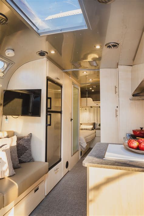 2021 Airstream 25fb Twin Xl Hatch And Bunk Southern California