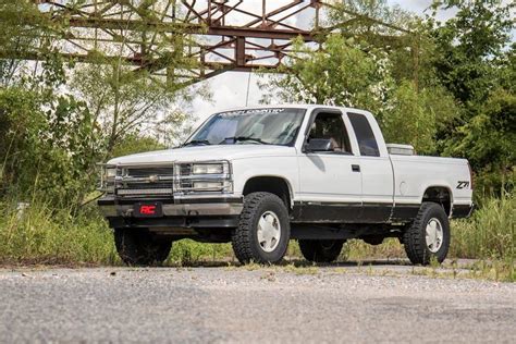 But hopefully, this quick and dirty breakdown gave you everything you need to know before committing to a lift kit. 3 Inch GM Body Lift Kit 88-94 Silverado/Sierra 1500/2500 ...