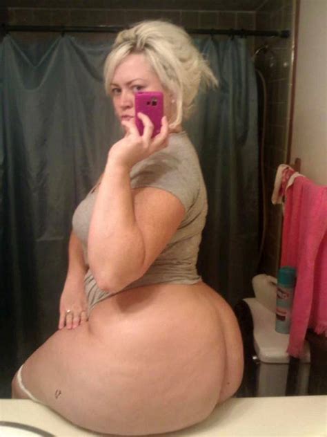 Awesome Selfshot Photo Featuring Sexy Booty Denzil