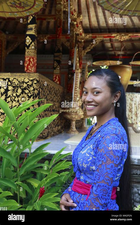 one balinese girl fotos und bildmaterial in hoher auflösung alamy