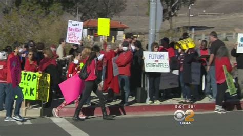 Porter Ranch Residents Protest Outside Gas Company Demanding Leak Be Fixed Asap Youtube