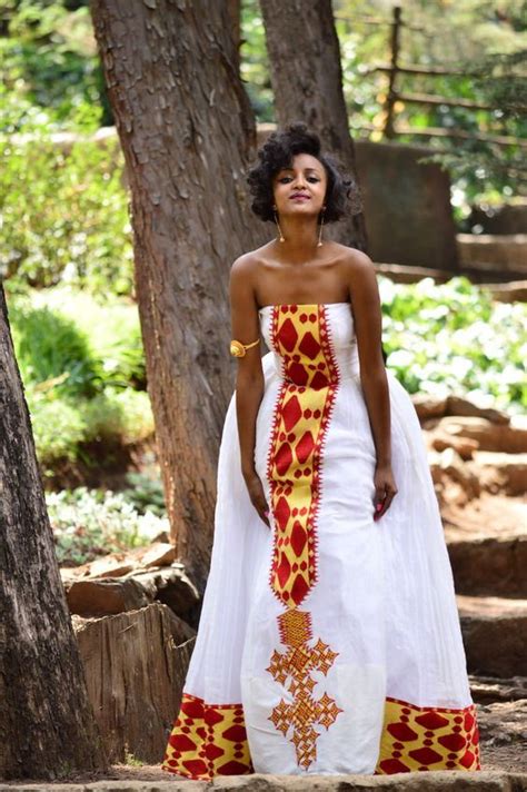 23 Superbes Tenues De Mariée Dinspiration Africaine Wedding Dresses Images Modern Wedding