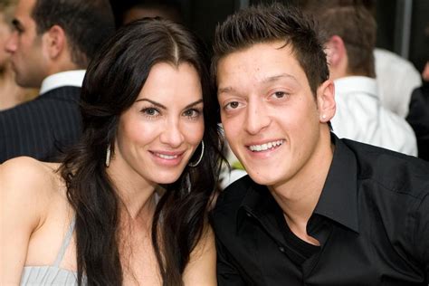 Anna maria ferchichi beantworte offen und ehrlich fanfragen. Freunde, Fanta, Flachbildschirm: Anna-Maria Lagerblom ...
