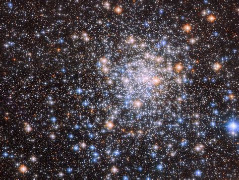 哈勃望远镜瞥见一个闪烁的星团 Nasa中文