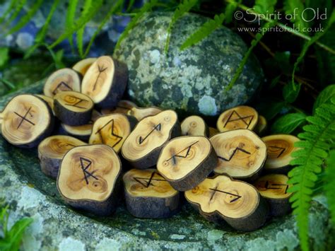 Spirit Of Old Stonehenge Yew Character Runes D224