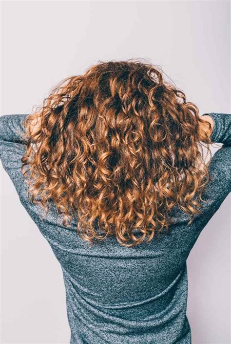 Diy Curl Defining Cream Recipe Moisturize And Define Curls Naturally