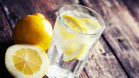 Mulai dari jeruk medan, jeruk pontianak, jeruk keprok, dan jeruk peras. Cara Meracik Infused Water dari Jeruk Nipis dan Lemon yang ...