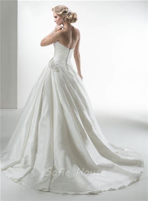 Simple Ball Gown Strapless Taffeta Ruched Wedding Dress With Buttons
