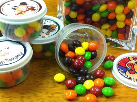 Make playful place cards/party favors. Kisses Free Printable: Easy Thanksgiving Candy Cup Party ...