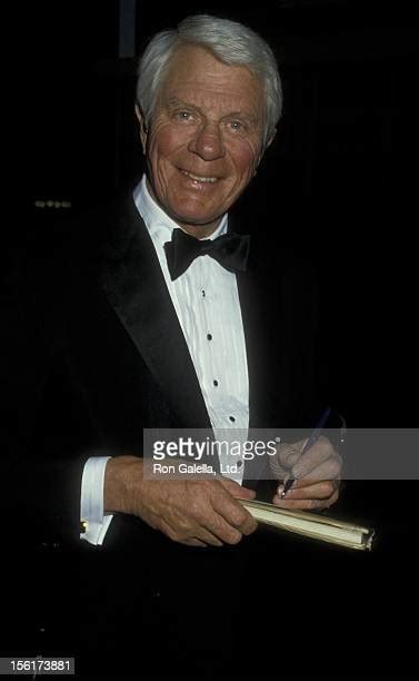 Peter Graves File Photos Photos And Premium High Res Pictures Getty