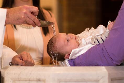 el bautismo católico y su extensión en la vida acerca de
