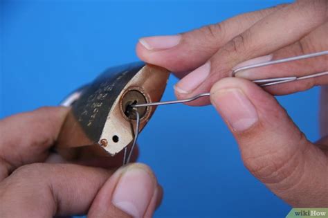 How to pick a yale door lock with a paperclip. Een slot openen met een paperclip - wikiHow