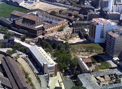 Maybe you would like to learn more about one of these? Cuartel de San José 1968 | Vista en altura del río Huerva ...