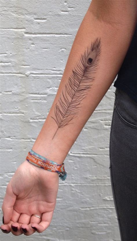 20 Feather Tattoo Ideas For Women Mybodiart