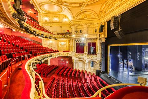 Le Théâtre Mogador Ramène Les Music Hall Londoniens à Paris