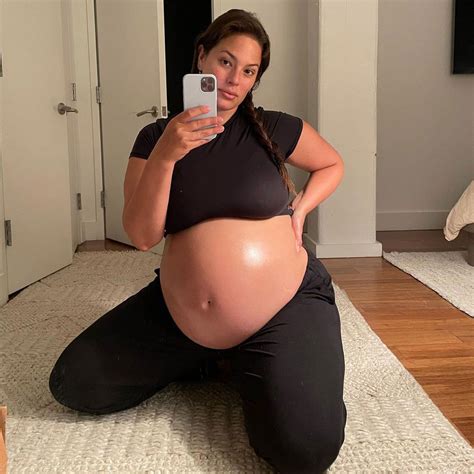 Pregnant Ashley Graham Shares Selfies Of Her Greased Baby Bump