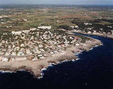 Playa Cala Blanca En Ciutadella De Menorca Información Mapa Y Fotos