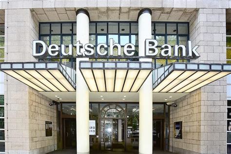 Deutsche Bank To Cut 450 Jobs In Dublin