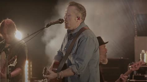 Watch Jason Isbell And The 400 Unit Perform Stirring ‘cover Me Up Live