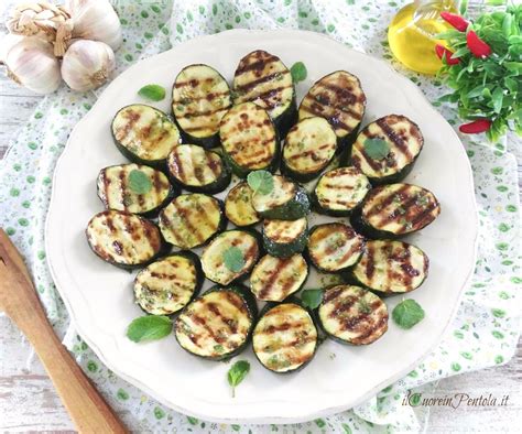Maybe you would like to learn more about one of these? Zucchine grigliate: come fare le zucchine grigliate ...