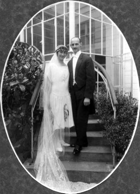 Wedding Photograph Of Otto And Edith Frank Bergen Margot Frank Travel Humor Vintage