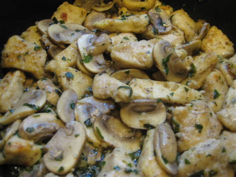 Chicken And Mushrooms In Garlic White Wine Sauce — My Love