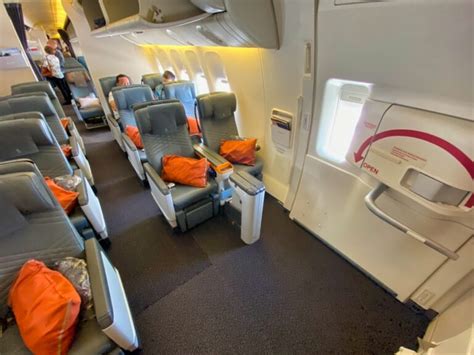 Review Singapore Airlines Premium Economy Class Boeing Er