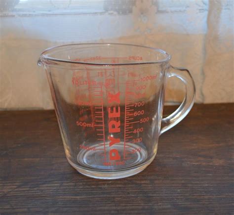 Vintage Pyrex Measuring Cup D Handle 4 Cup Liquid Measure Cup Red Print
