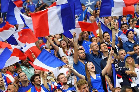 Les équipes de france de rugby : Le kit du supporter de l'équipe de France pour la coupe du ...