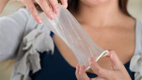How To Use Female Condom Healthshots Hindi
