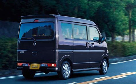 New Nissan Nv100 Clipper Rio Back Picture Rear View Photo And Exterior