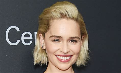 Emilia Clarke Says Dyeing Her Hair Blonde Killed Her Hair Emilia Clarke Game Of Thrones