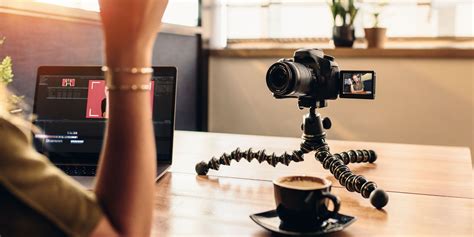 12 Engaging Vlogs You Need To Start Watching Today