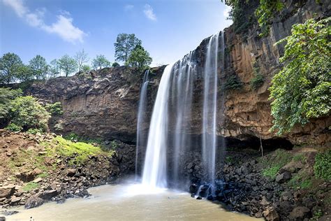 Of Waterfalls During Daytime Hd Wallpaper Peakpx