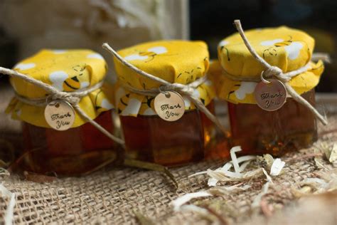 Honey Jar Favors- Wedding Favors - Baby Shower Favors- Bumble Bee Party Favors- Winnie the Poo ...