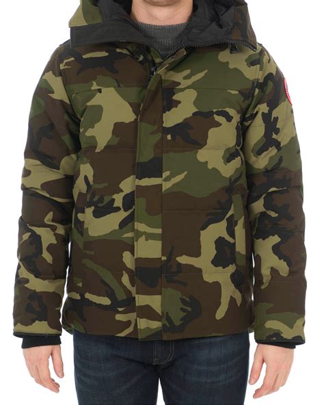 Stand out this season in new colourways and camouflage jackets, parkas and vests. Canada Goose Macmillan Parka Classic Camo osoitteesta ...