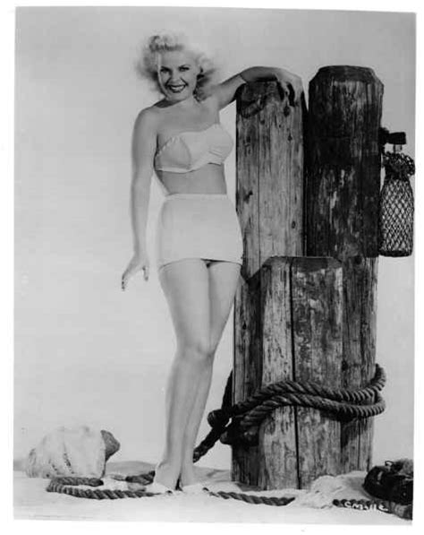 hollywood pinup cleo moore