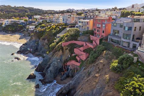 Sea Cliff Home Of Infamous Art Scammer Lucky Luke Back On The Market