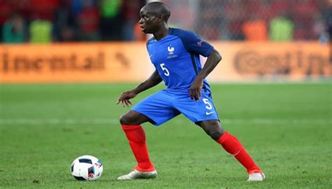 ويلعب منتخب فرنسا فى يورو 2020، ضمن منافسات المجموعة السادسة، التى يطلق عليها مجموعة الموت، نظرا لتواجد منتخبى ألمانيا والبرتغال حامل لقب النسخة الأخيرة. منتخب فرنسا يفتقد كانتي في انطلاق تصفيات يورو 2020