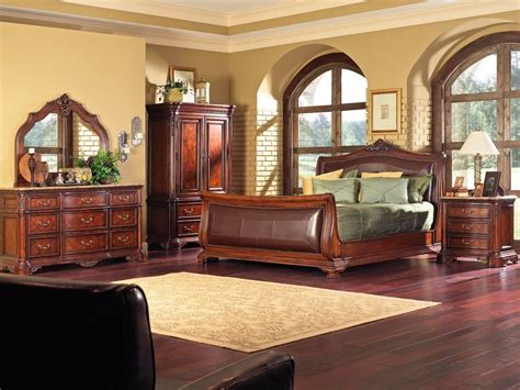 This beautiful six piece bedroom set features sculpted american modern design with unique handles. Thomasville King Bedroom Set - Home Furniture Design