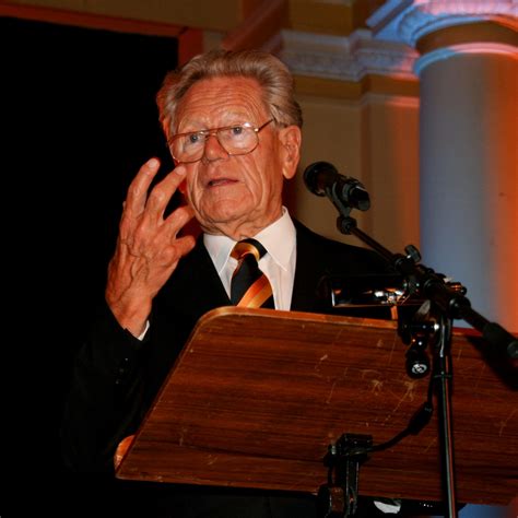 Hans küng is a swiss catholic priest, controversial theologian, and prolific author. Dødshjælp til katolsk præst Hans Küng?