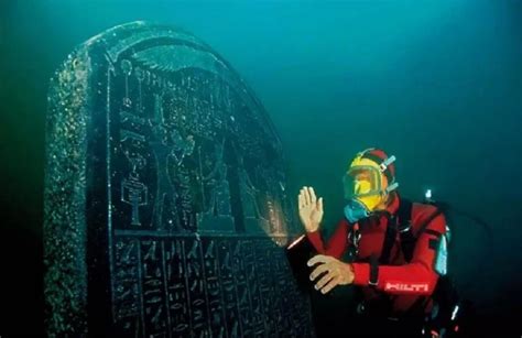 समुद्र की गहराई में मिला 1200 साल पुरना मंदिर और रत्नों से भरे नाव