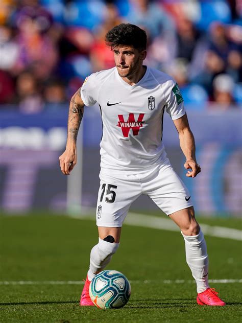 Find out which football teams are leading the pack or at the foot of the table in the spanish la liga on bbc sport. La Liga: Ranking the league's top 10 kits in 2019-2020
